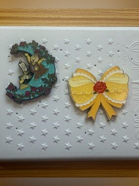 Disney Beauty and the Beast Belle and Cogsworth Pins+Brand New Pin Folio